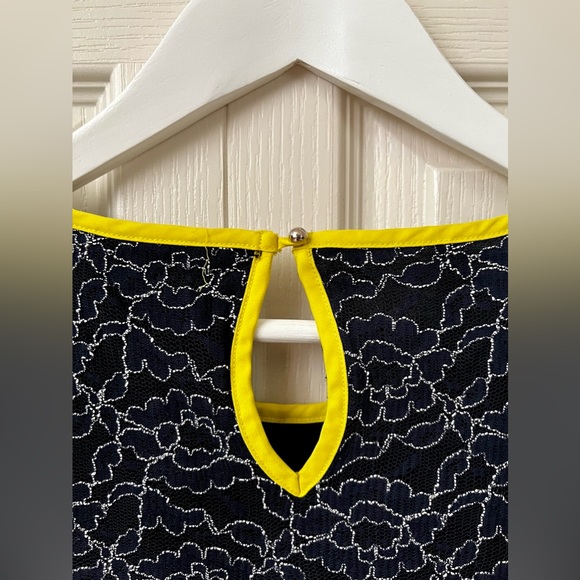 🌸 Banana Republic sleeveless top, size 0 - Picture 4 of 4